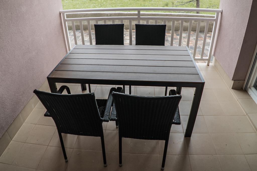 Apartments Malina Vir Exterior photo